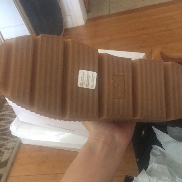 Shoes - Picture 4 of 7